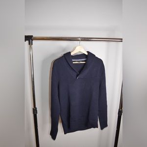 Banana Republic Men's Navy Blue Pullover Sweater